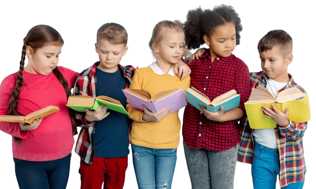 Enfants lisant des livres